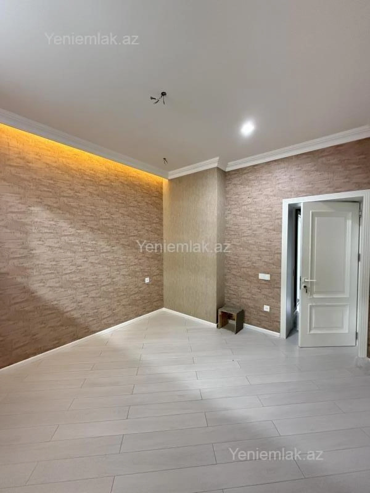 Satılır 2 otaqlı yeni tikili 64 m²