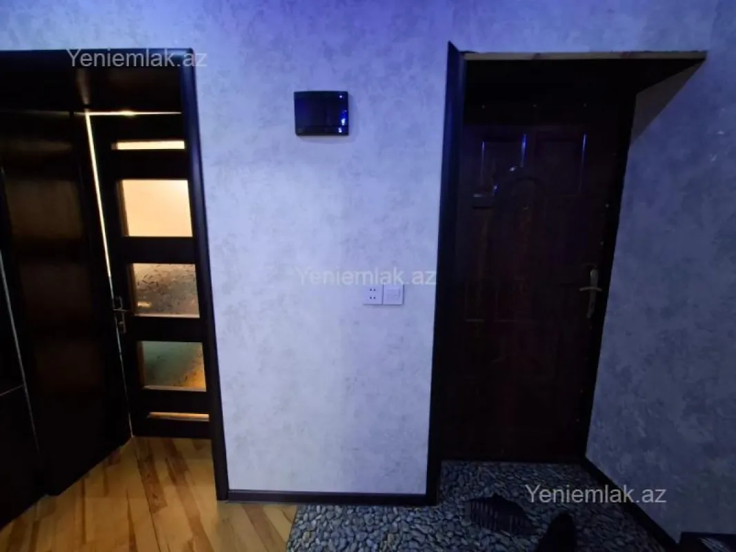Satılır 3 otaqlı köhnə tikili 55 m²