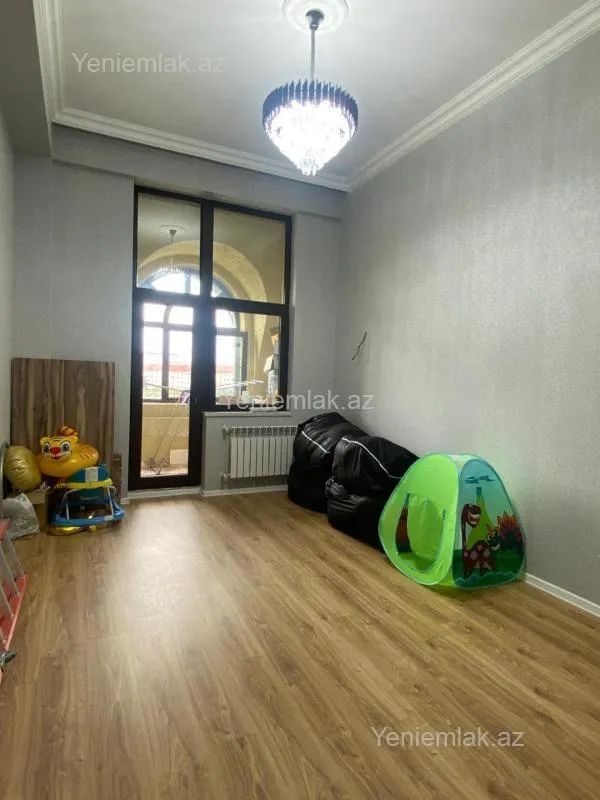 Satılır 4 otaqlı yeni tikili 143 m²