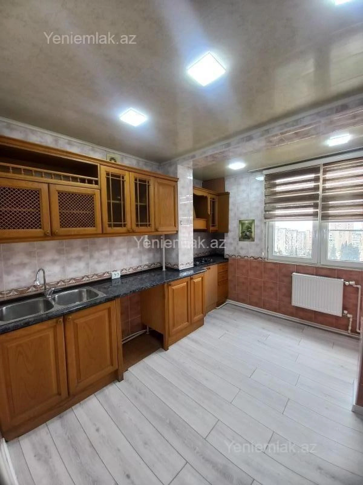 Satılır 3 otaqlı köhnə tikili 85 m²