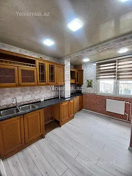 Satılır 3 otaqlı köhnə tikili 85 m²