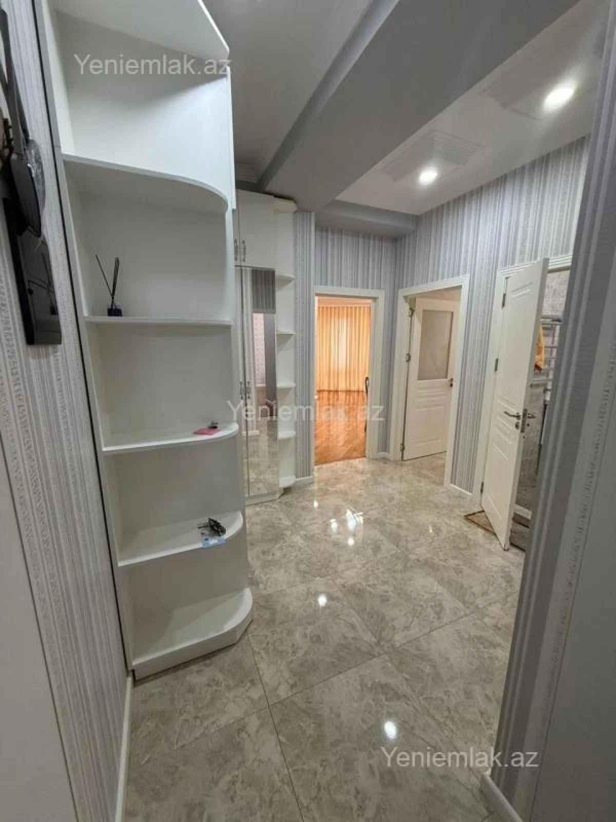 Satılır 2 otaqlı yeni tikili 90 m²