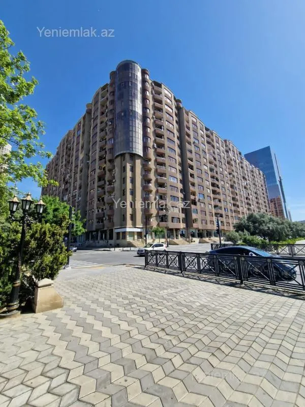 Satılır 2 otaqlı yeni tikili 90 m²