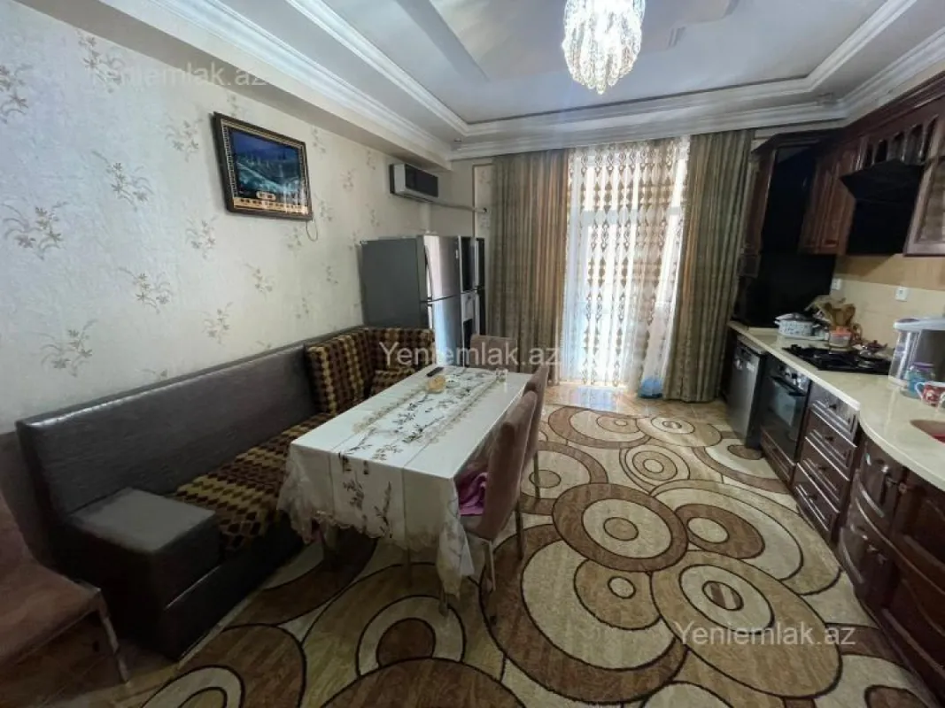 Satılır 3 otaqlı yeni tikili 130 m²