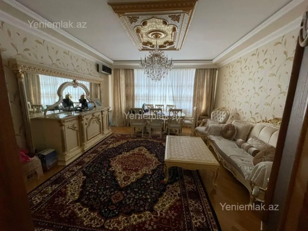 Satılır 3 otaqlı yeni tikili 130 m²