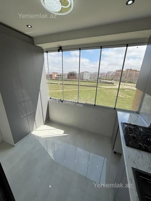 Satılır 3 otaqlı yeni tikili 70 m²