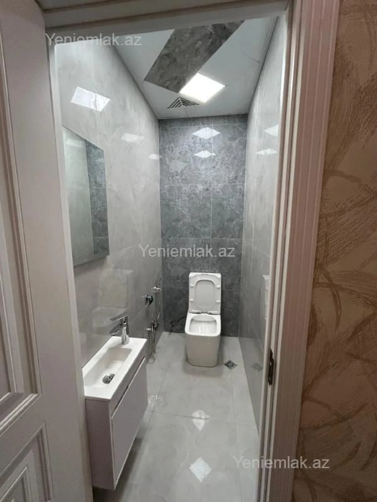 Satılır 2 otaqlı yeni tikili 70 m²