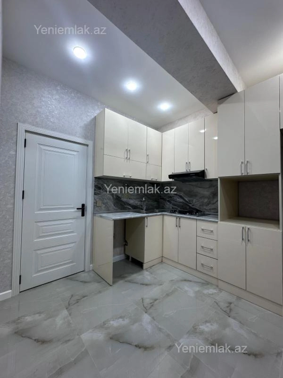 Satılır 2 otaqlı yeni tikili 70 m²