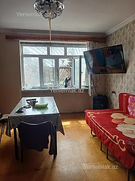 Satılır 1 otaqlı köhnə tikili 35 m²