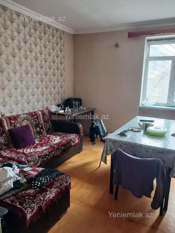 Satılır 1 otaqlı köhnə tikili 35 m²