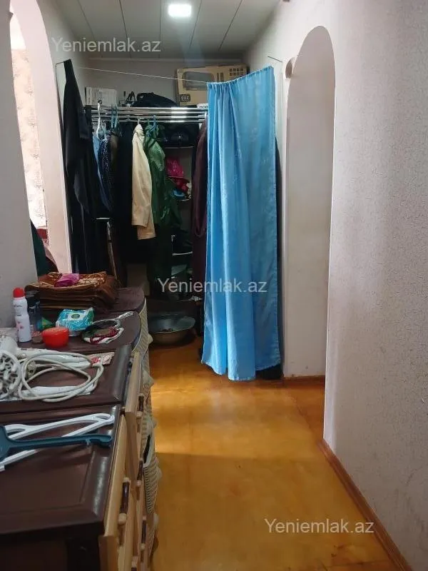 Satılır 1 otaqlı köhnə tikili 35 m²