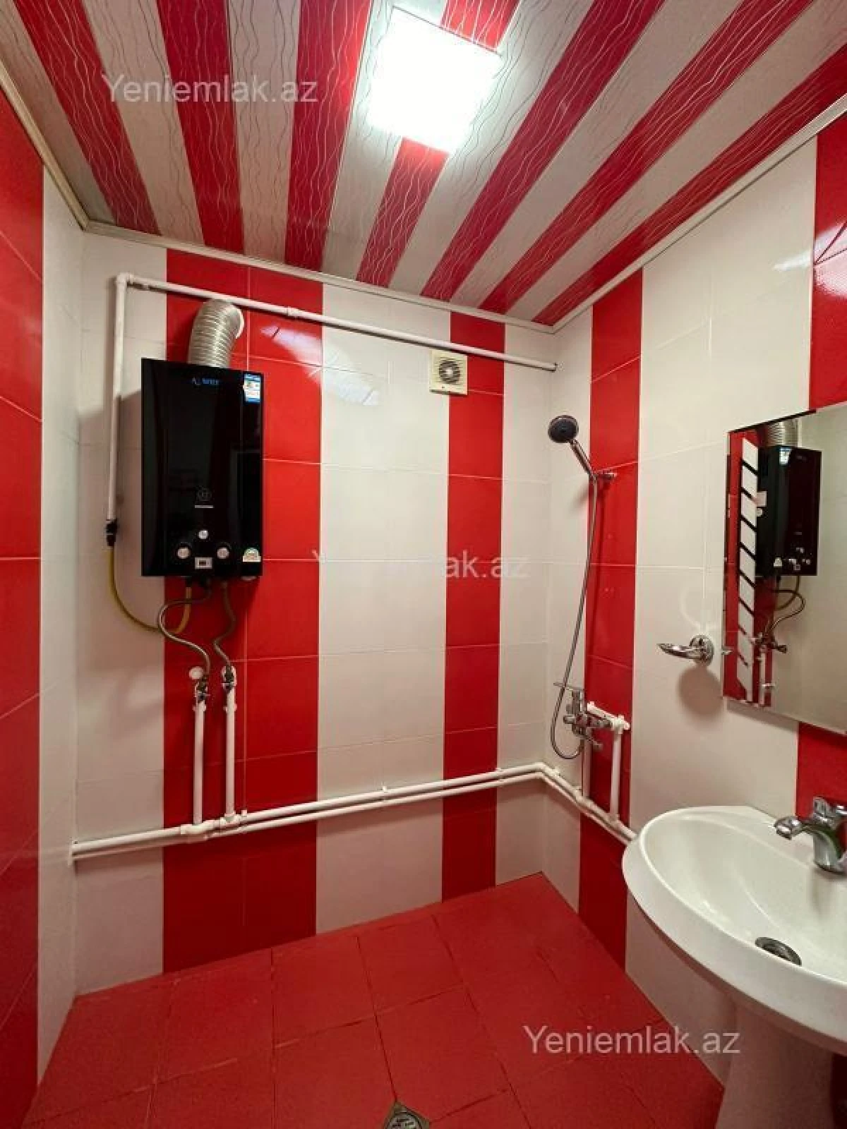 Satılır 2 otaqlı köhnə tikili 64 m²