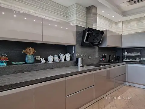 Satılır 5 otaqlı yeni tikili 225 m²