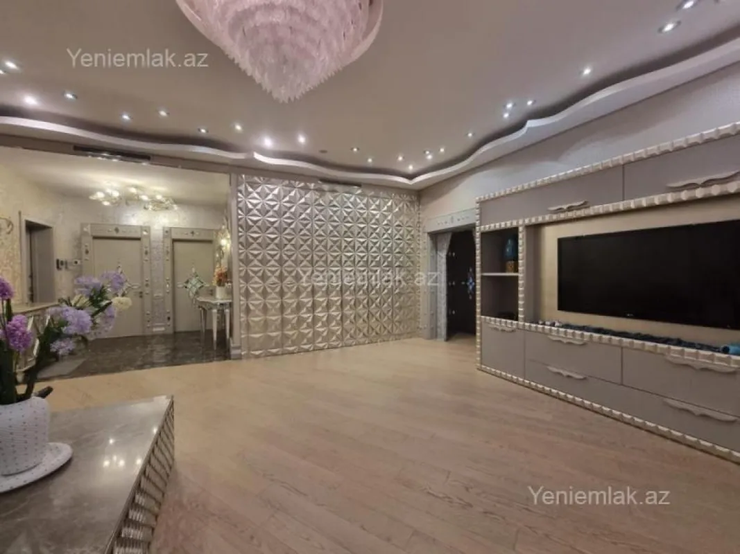 Satılır 5 otaqlı yeni tikili 225 m²