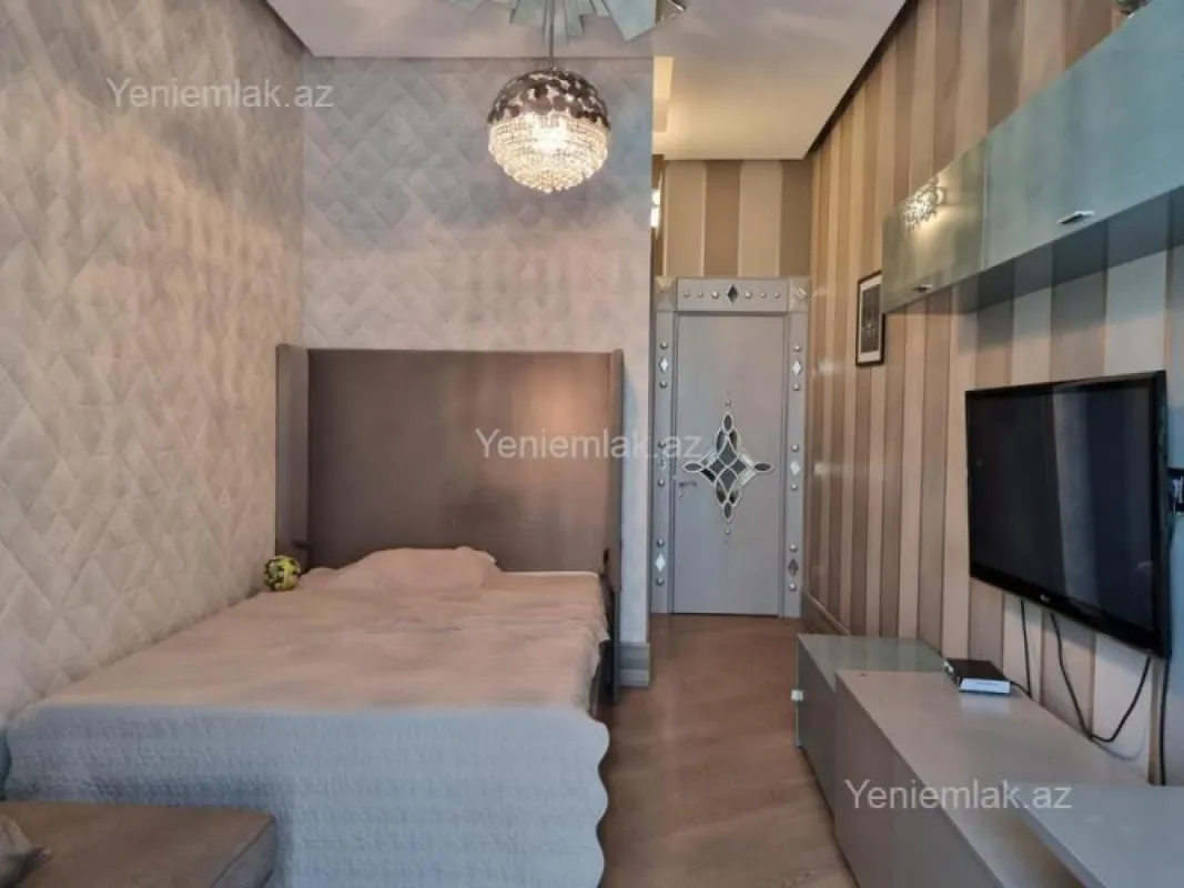 Satılır 5 otaqlı yeni tikili 225 m²