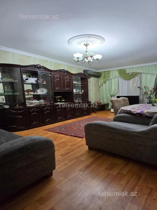 Satılır 2 otaqlı köhnə tikili 70 m²