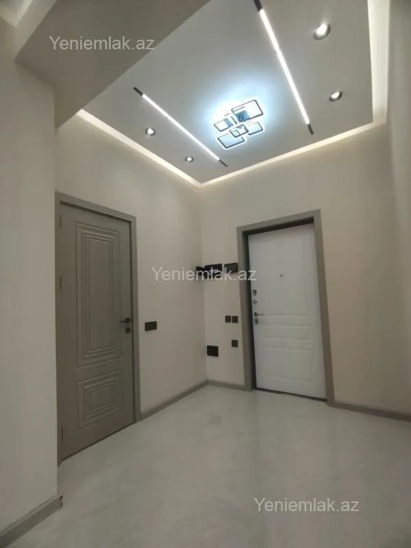 Satılır 3 otaqlı yeni tikili 80 m²