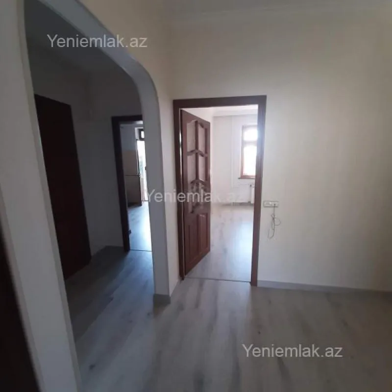 Satılır 3 otaqlı köhnə tikili 75 m²