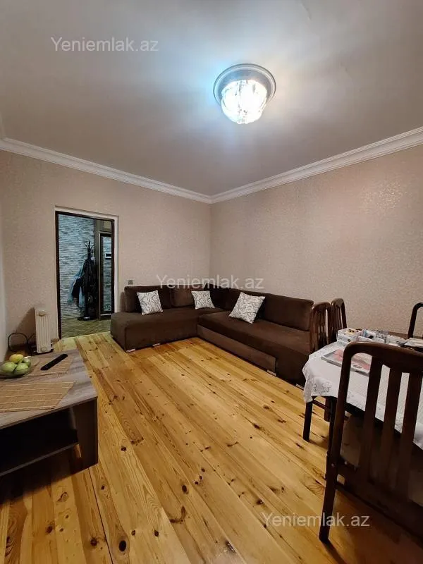Satılır 1 otaqlı köhnə tikili 40 m²