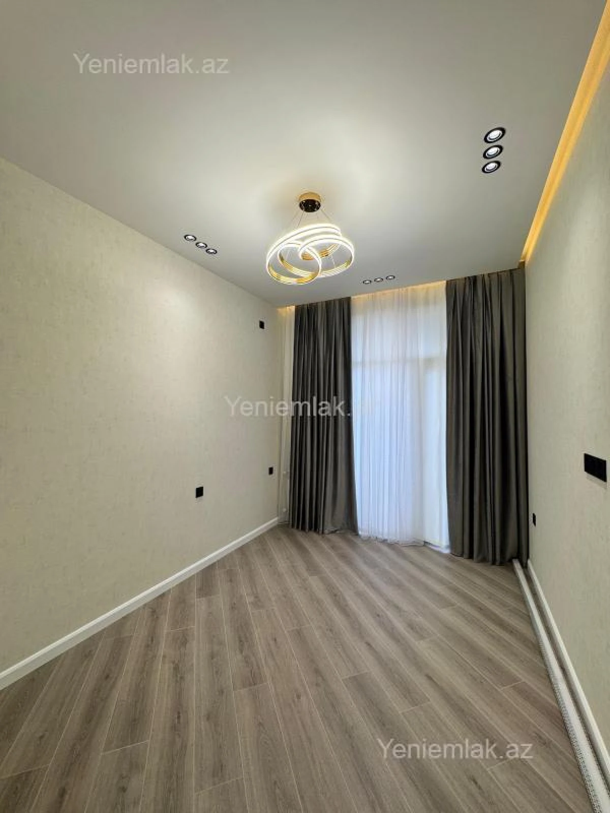 Satılır 3 otaqlı yeni tikili 80 m²