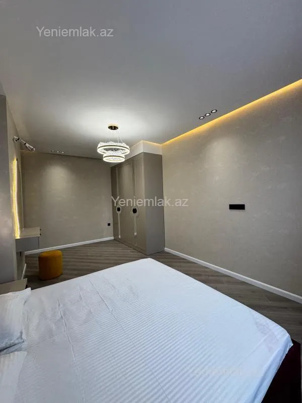 Satılır 3 otaqlı yeni tikili 80 m²