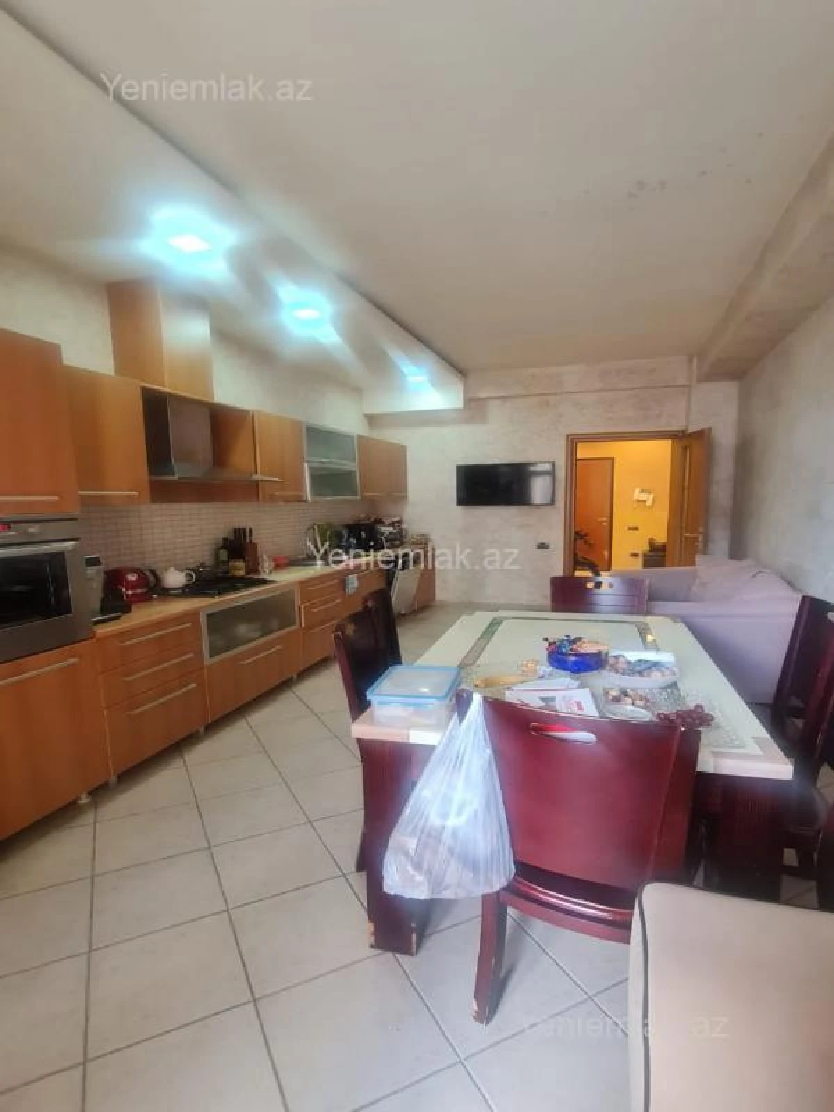 Satılır 3 otaqlı yeni tikili 185 m²