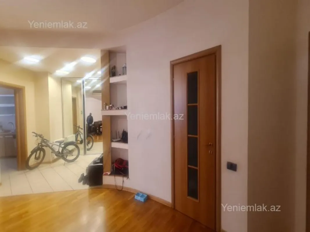 Satılır 3 otaqlı yeni tikili 185 m²