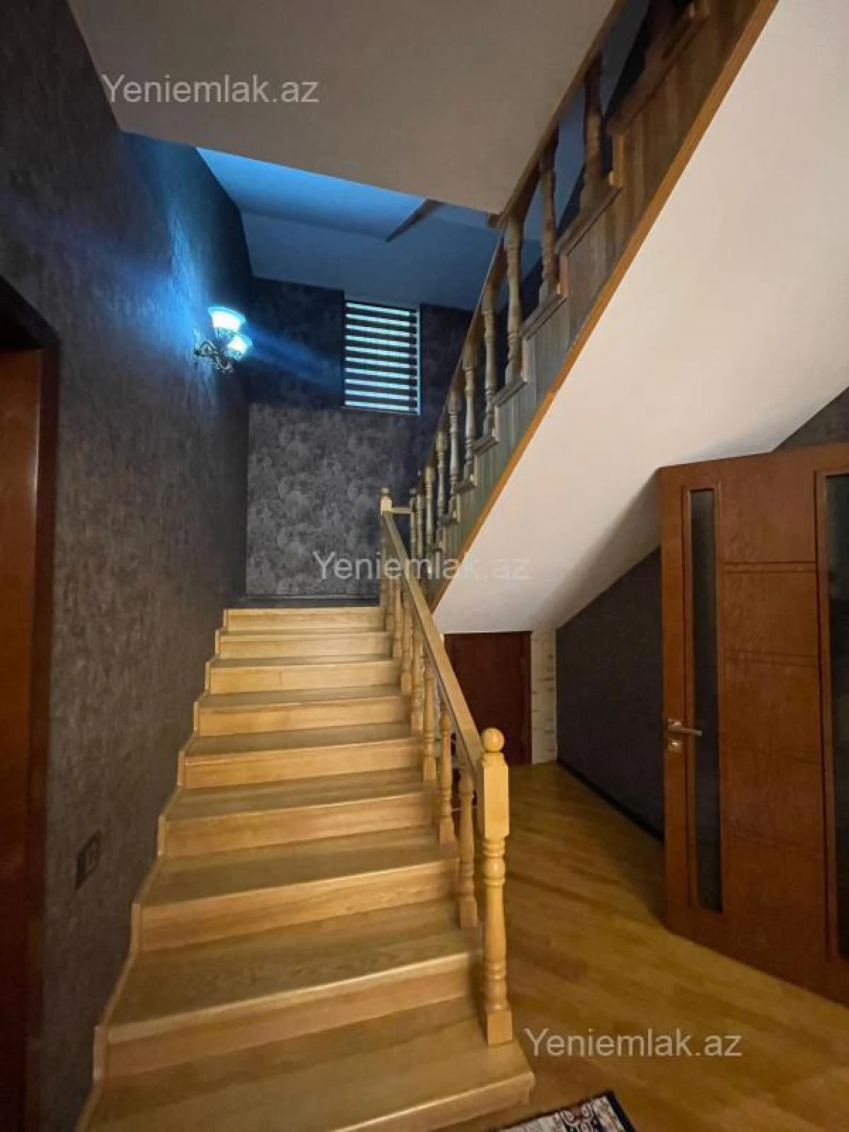 Satılır 7 otaqlı həyət evi 555 m²