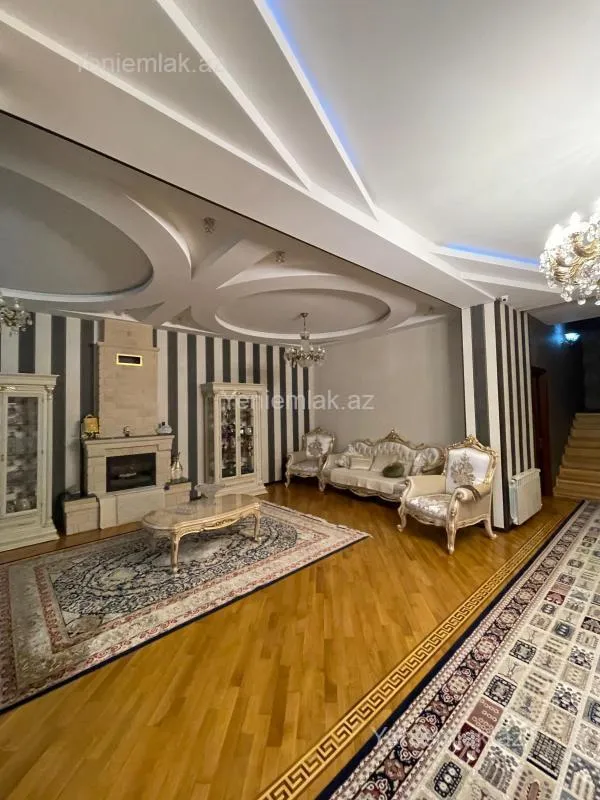 Satılır 7 otaqlı həyət evi 555 m²