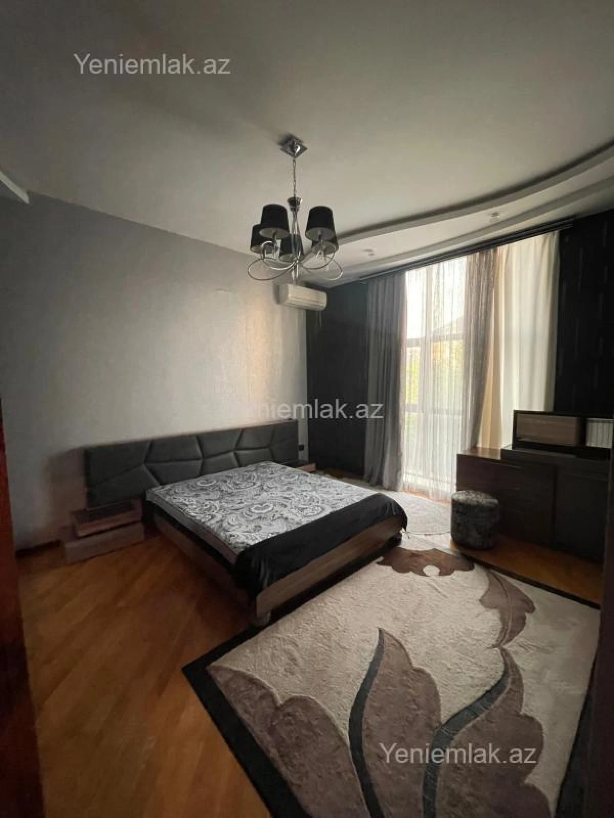 Satılır 7 otaqlı həyət evi 555 m²