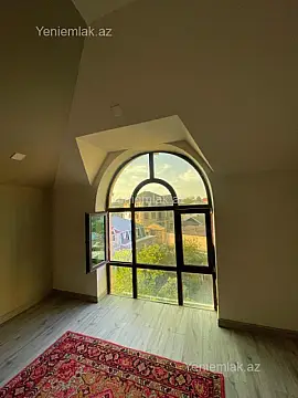 Satılır 7 otaqlı həyət evi 555 m²