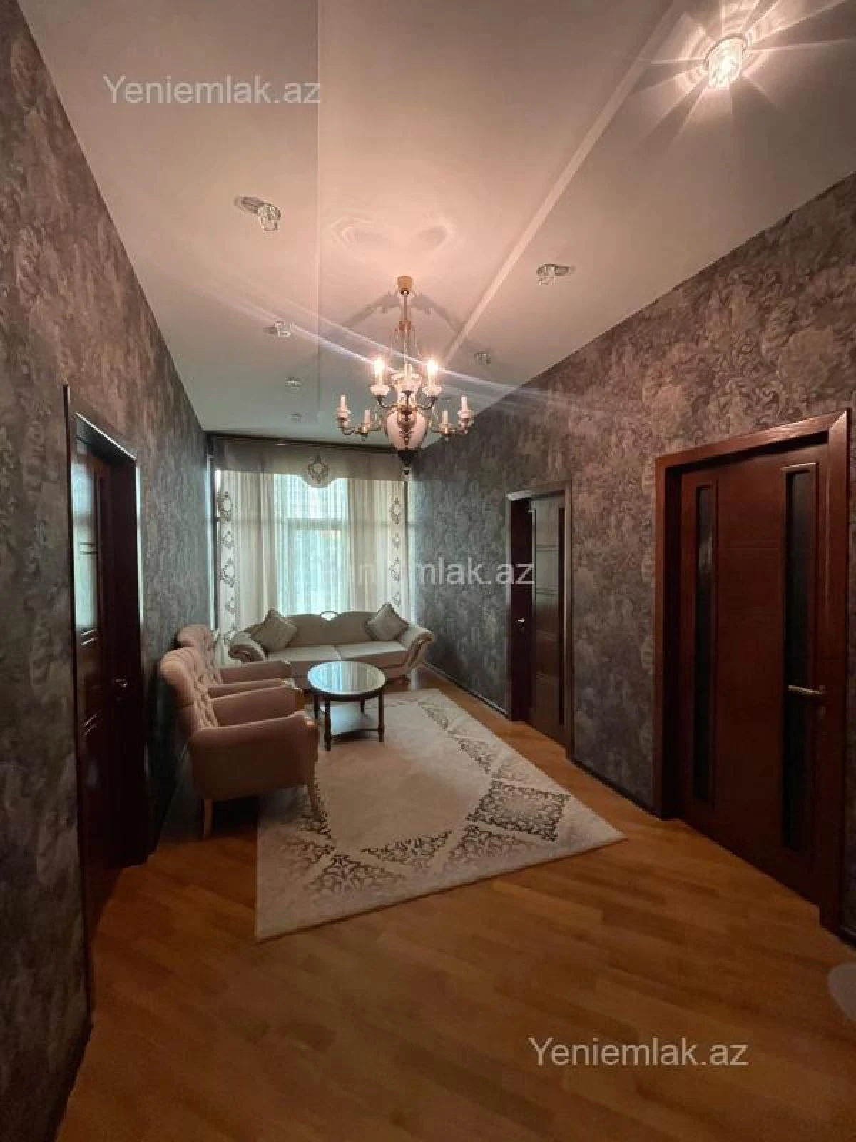 Satılır 7 otaqlı həyət evi 555 m²