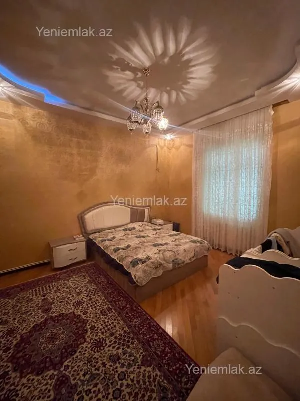 Satılır 7 otaqlı həyət evi 555 m²