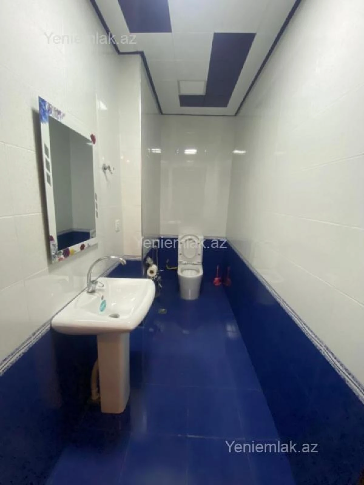 Satılır 10 otaqlı həyət evi 1348 m²