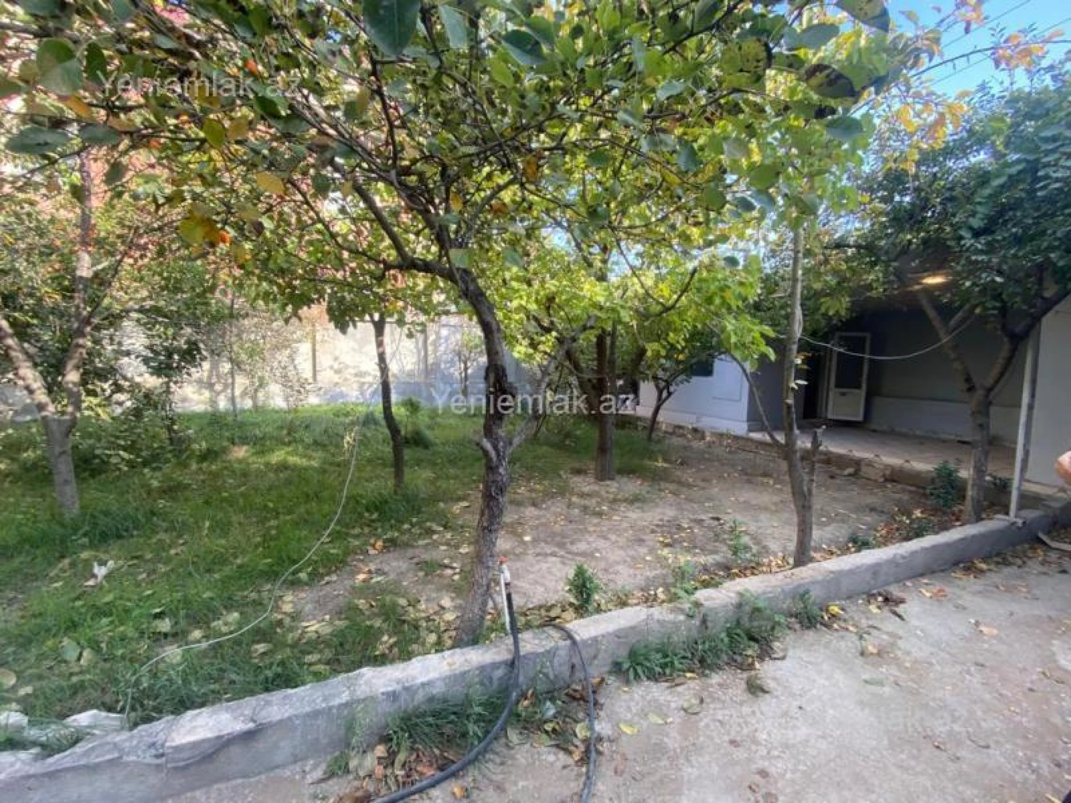 Satılır 10 otaqlı həyət evi 1348 m²