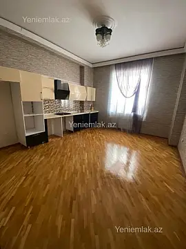 Satılır 10 otaqlı həyət evi 1348 m²