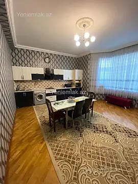 Satılır 10 otaqlı həyət evi 1348 m²