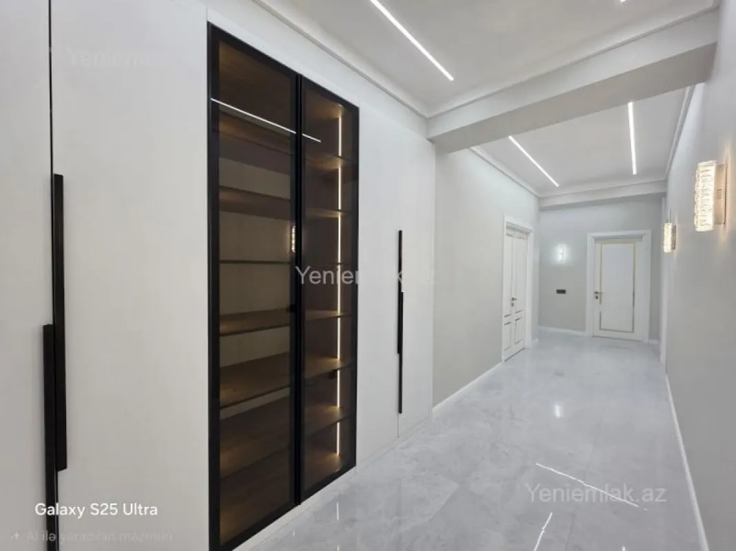 Satılır 4 otaqlı yeni tikili 185 m²