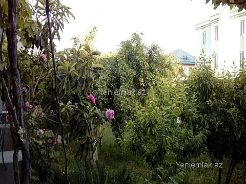 Satılır 5 otaqlı həyət evi 250 m²