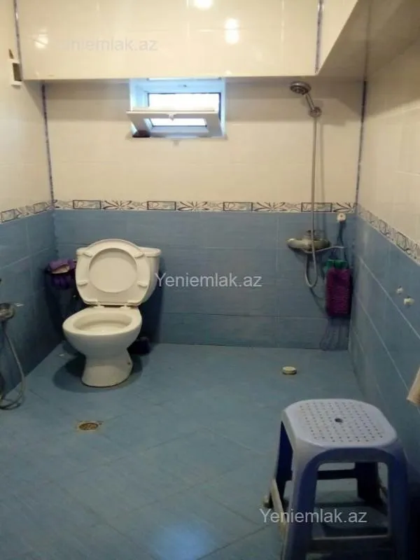 Satılır 5 otaqlı həyət evi 250 m²