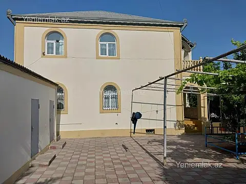 Satılır 5 otaqlı həyət evi 250 m²