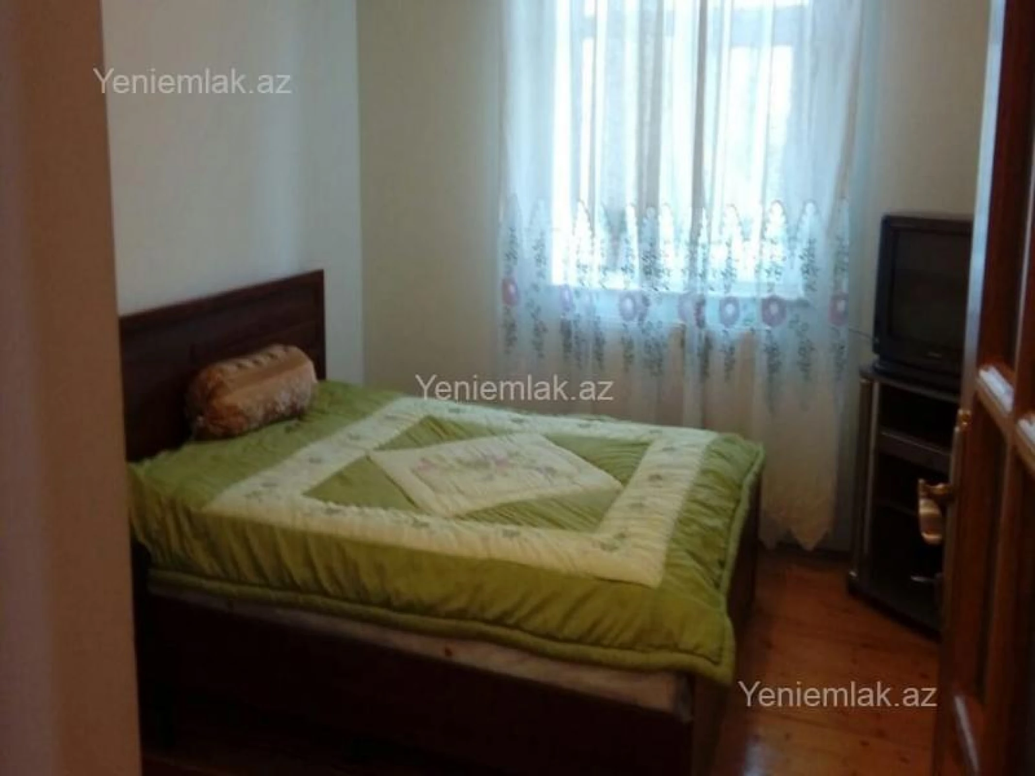 Satılır 5 otaqlı həyət evi 250 m²