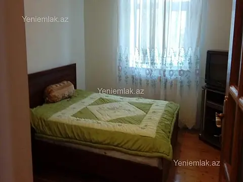 Satılır 5 otaqlı həyət evi 250 m²