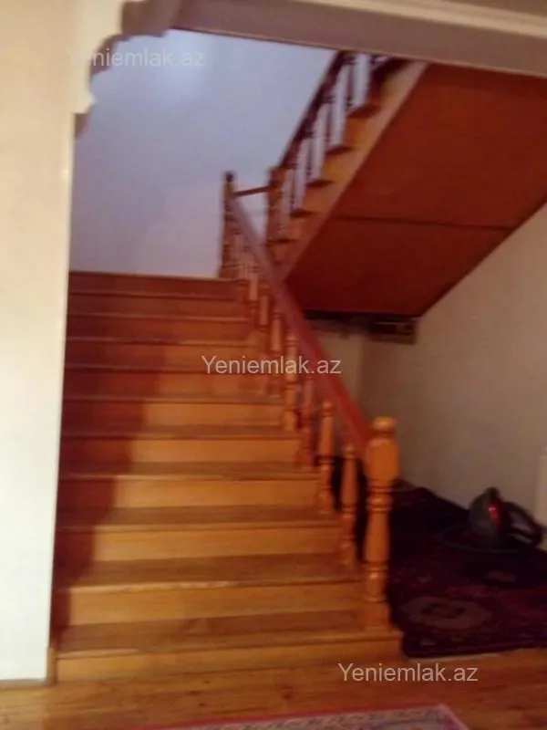 Satılır 5 otaqlı həyət evi 250 m²
