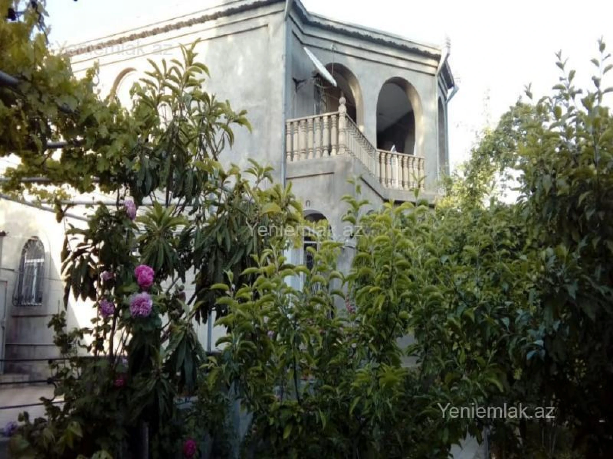 Satılır 5 otaqlı həyət evi 250 m²