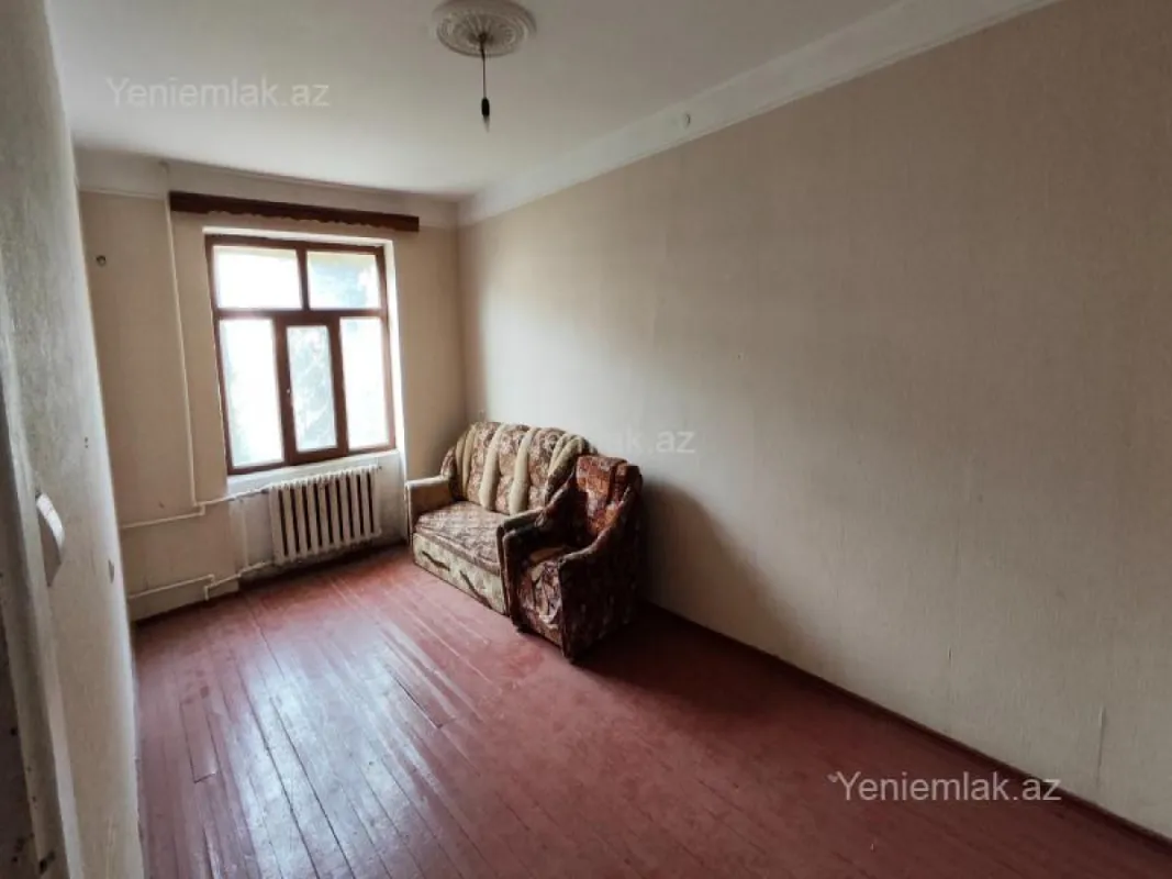 Satılır 2 otaqlı köhnə tikili 54 m²