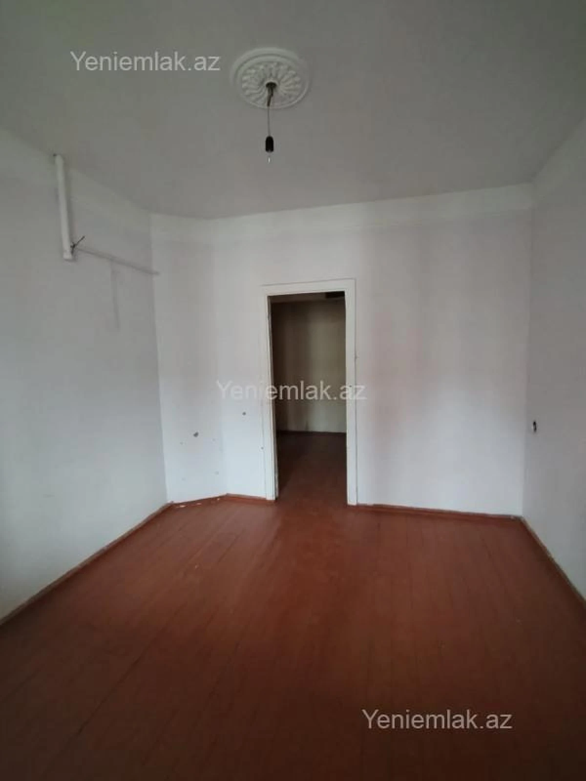 Satılır 2 otaqlı köhnə tikili 54 m²