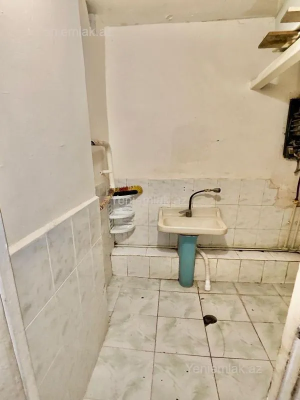 Satılır 2 otaqlı köhnə tikili 54 m²