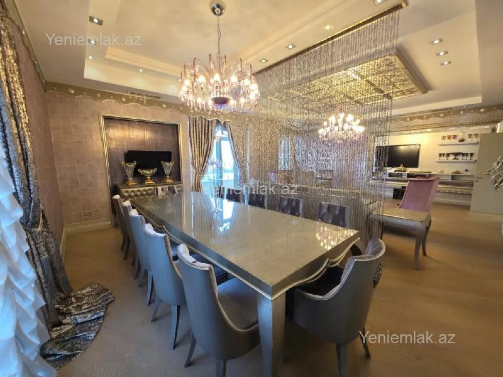 Satılır 4 otaqlı yeni tikili 240 m²