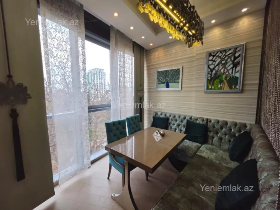 Satılır 4 otaqlı yeni tikili 240 m²